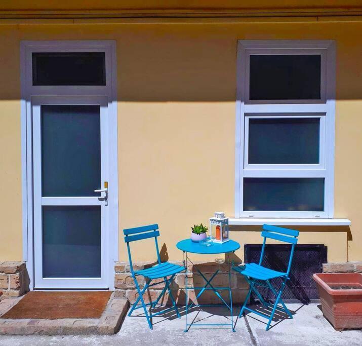 Modern Stylish 2 Bedroom Appartement *